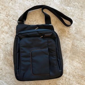 Briggs & Riley crossbody bag. EUC